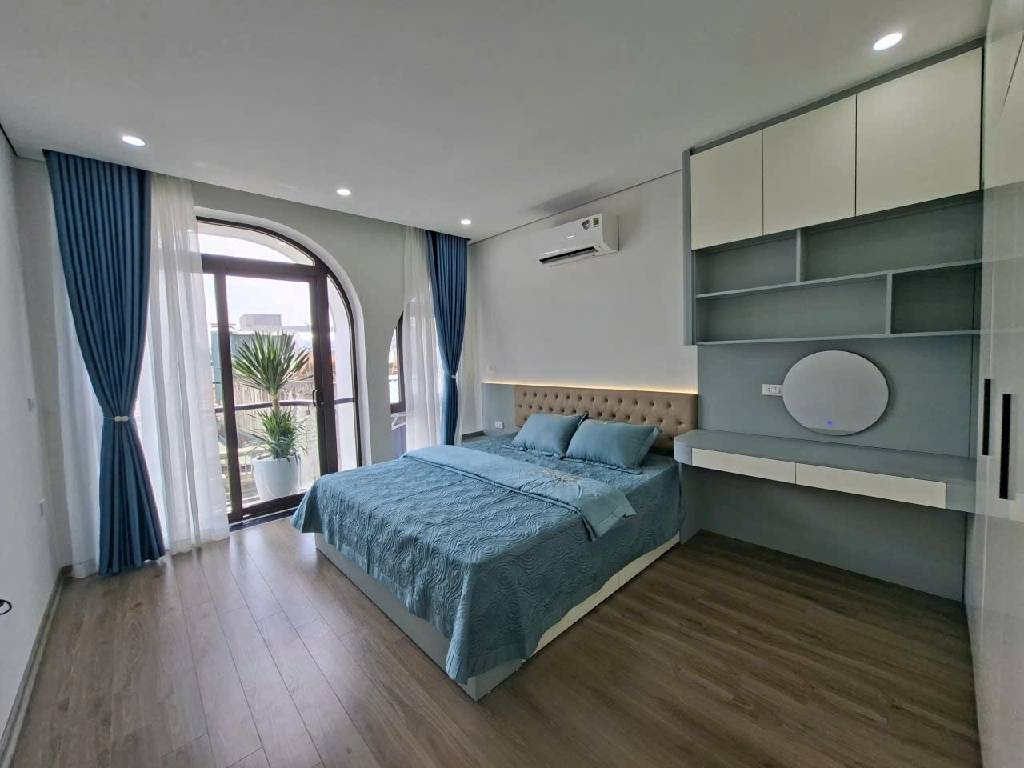 BÁN NHÀ NGỌC THUỴ LONG BIÊN, LÔ GÓC- THANG MÁY-ĐẸP LONG LANH-42M-NHỈNH10 TỶ