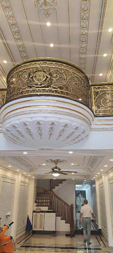 bán nhà mặt phố Ngô Gia Tự, vỉa hè đá bóng, gần BigC Long Biên, kinh doanh ngày đêm