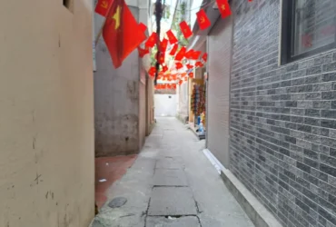 Bán Nhà Ngõ Gốc Đề 27m2. 3 tầng. mặt tiền 3.5m. giá 6.8 Tỷ Hai Bà Trưng Hà Nội