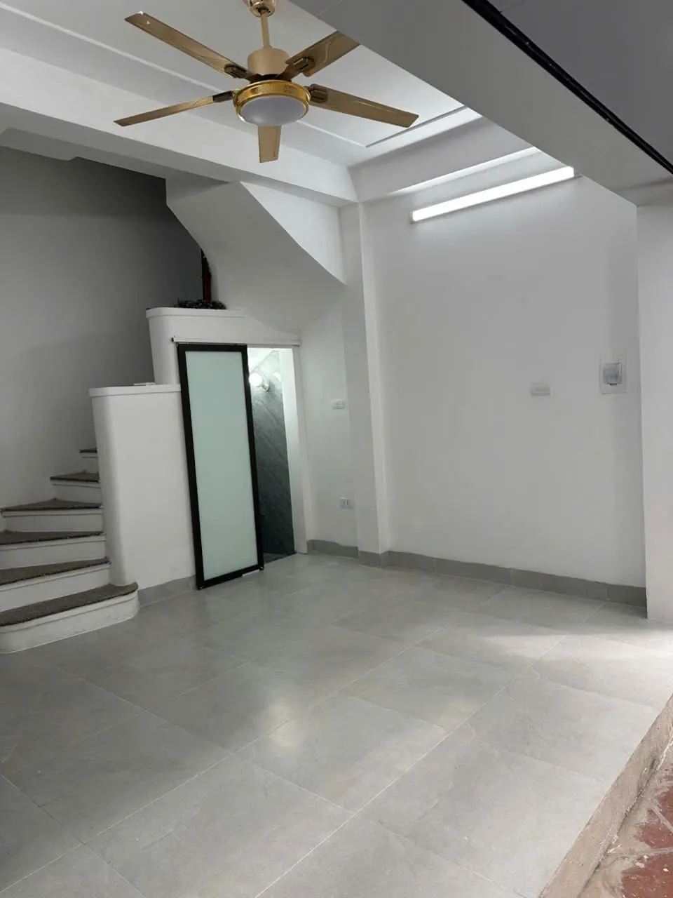 Bán Nhà Thịnh Quang 20/25m2. 5 tầng. mặt tiền 4.2m. giá 5.3 Tỷ Đống Đa Hà Nội