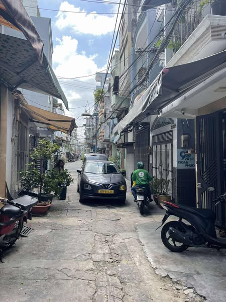 Nhà HXH Đường Minh Phụng Phường 2 Quận 11 Cũ.