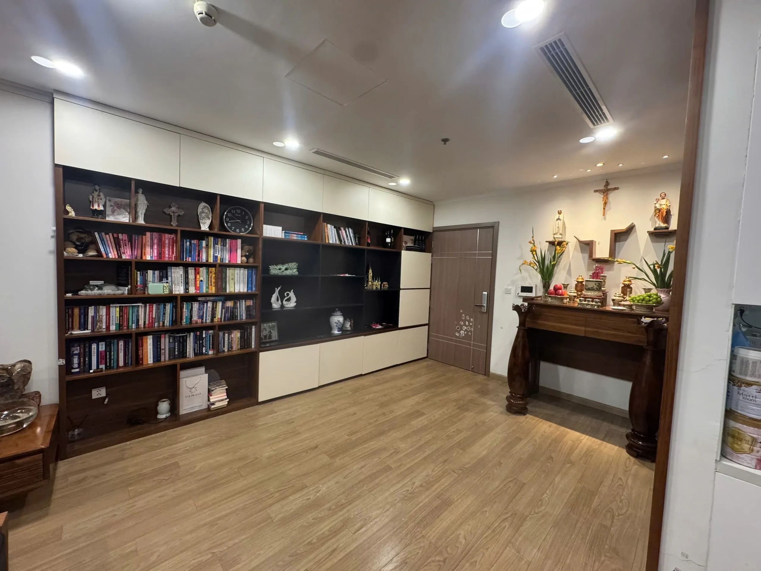 Bán Nhà Bằng B 41m2. 5 tầng. mặt tiền 4.5m. giá 9.2 tỷ Hoàng Mai Hà Nội