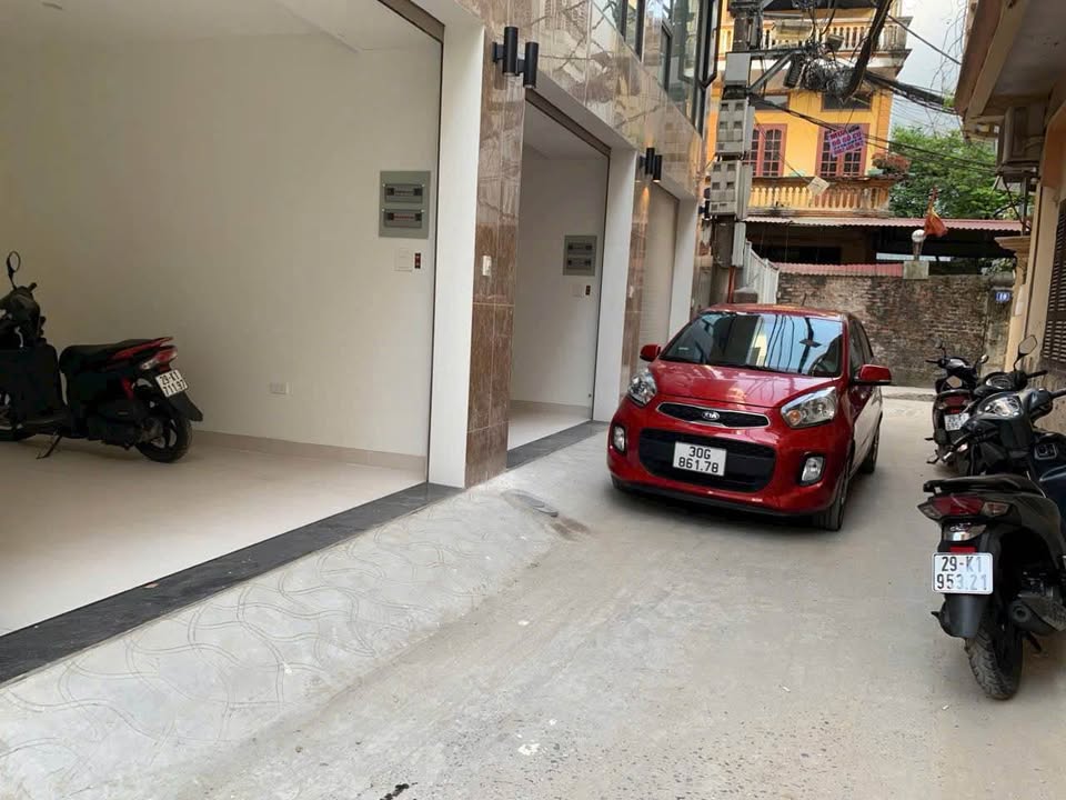 BÁN NHÀ NGỌC THỤY – THANG MÁY – Ô TÔ VÀO NHÀ – FULL NỘI THẤT CHỈ 10,95 TỶ