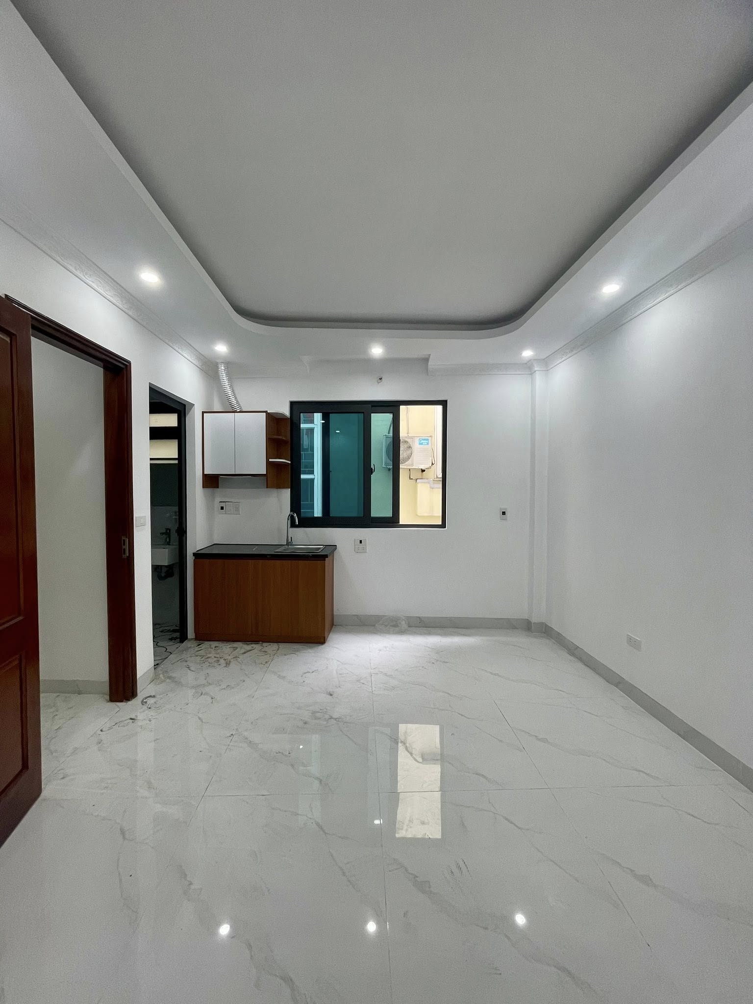 Nhà mặt Phố Khương Đình-Kinh doanh sầm uất- 48m, 7 tầng, Thang máy. 22.9 tỷ