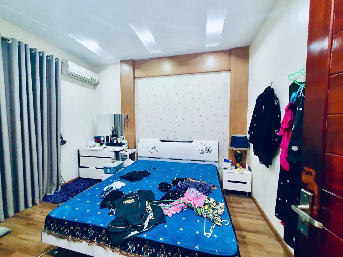 Bán Nhà Hồ Đắc Di 39m2, 6 tầng. mặt tiền 5.3m. giá 11 Tỷ Đống Đa Hà Nội