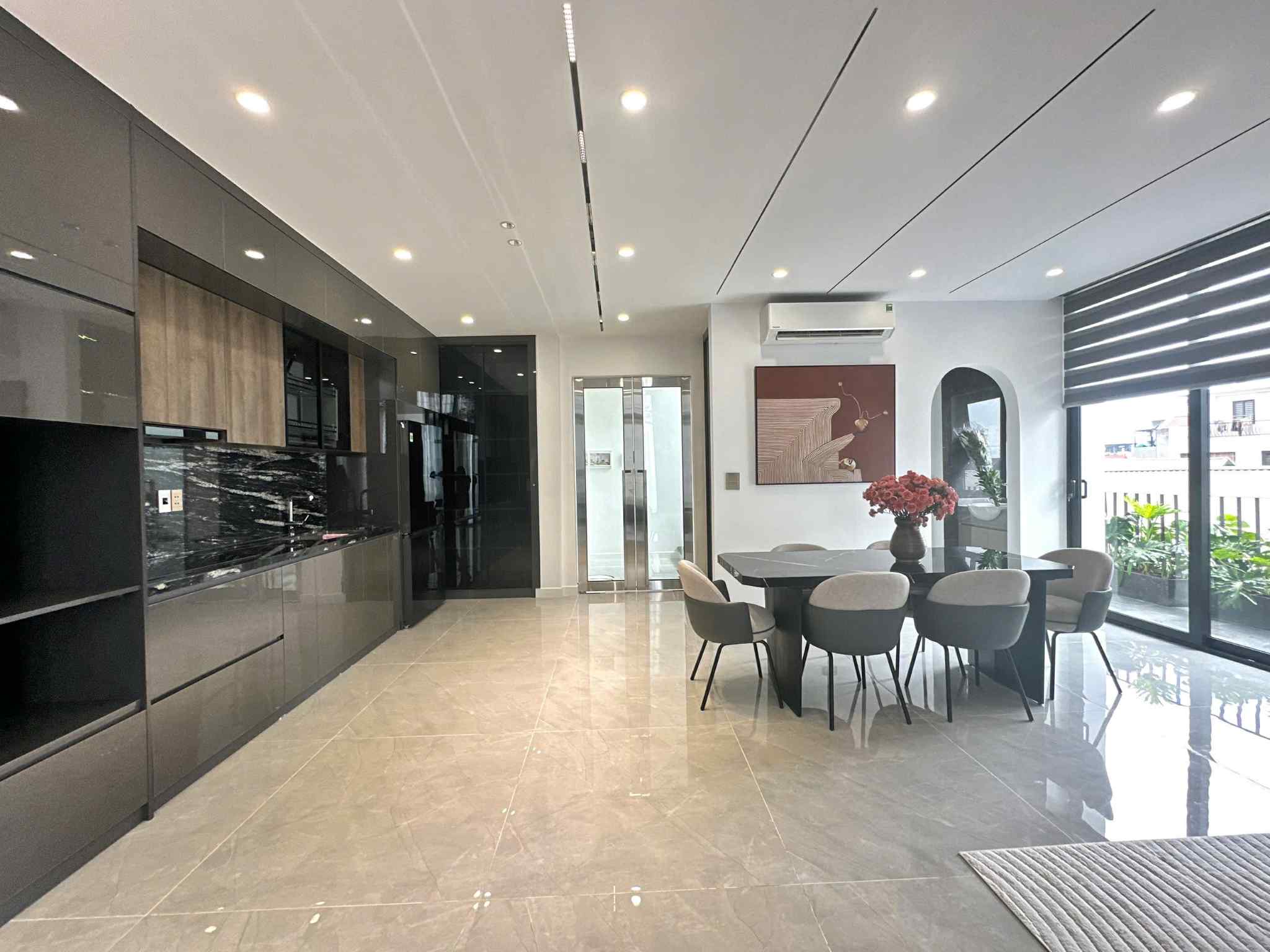 Bán căn biệt thự 90m Tân Mai, Hoàng Mai, mặt ngõ ô tô tránh, kinh doanh, hai thoáng trước sau, gần ngay Hồ Đền Lừ, không gian sống vô cùng tuyệt vời