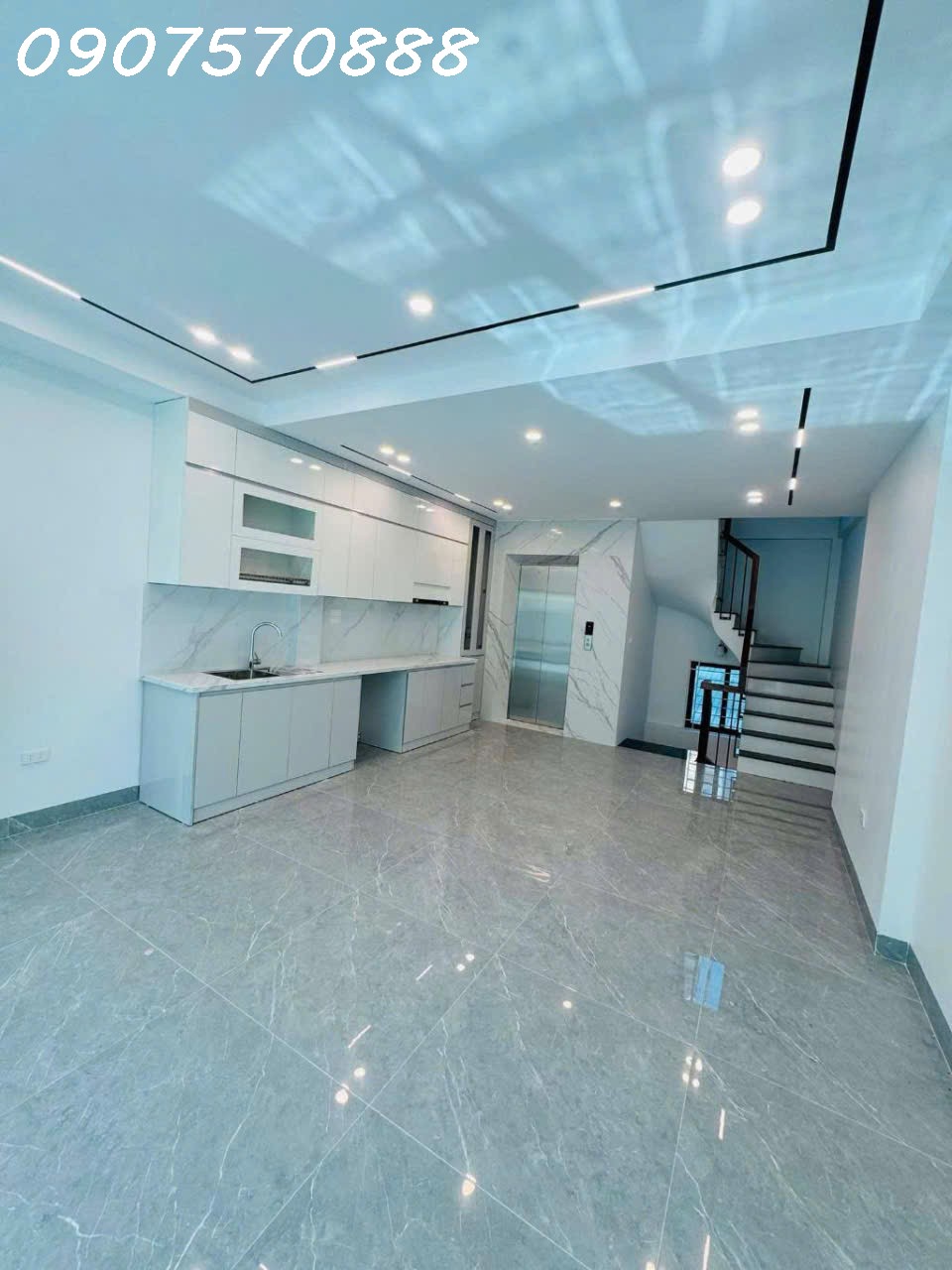 Bán nhà phân lô Ngọc Thụy 50m², 6 tầng thang máy, gara ô tô – gần Trường Quốc tế, giá 11.2 tỷ