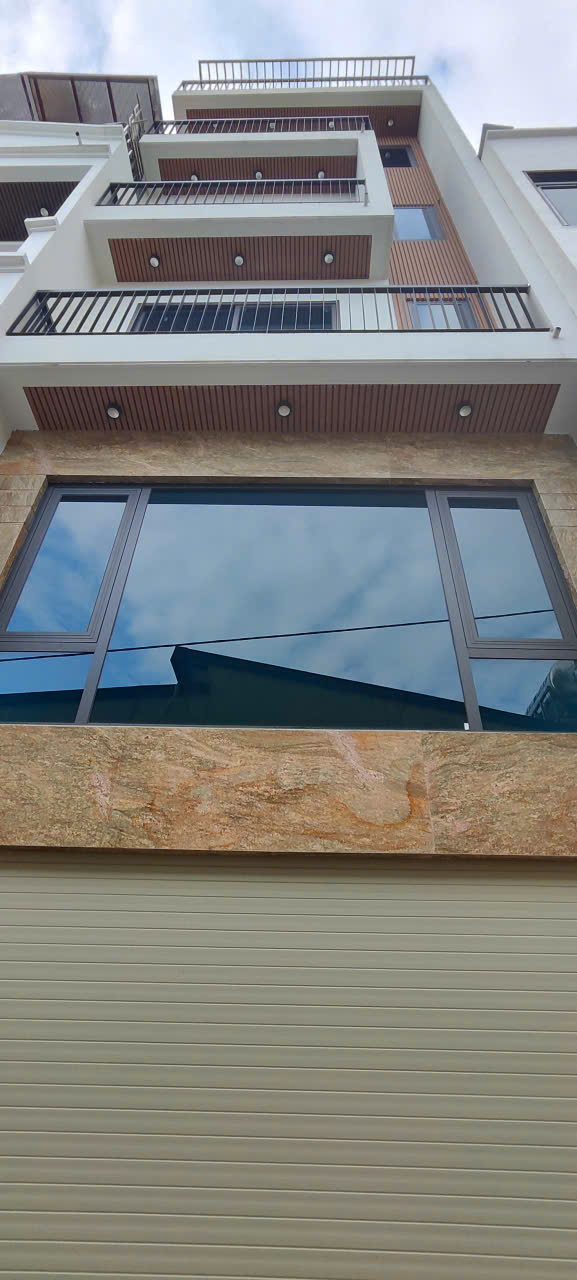 Bán nhà phân lô Ngọc Thụy 50m², 6 tầng thang máy, gara ô tô – gần Trường Quốc tế, giá 11.2 tỷ