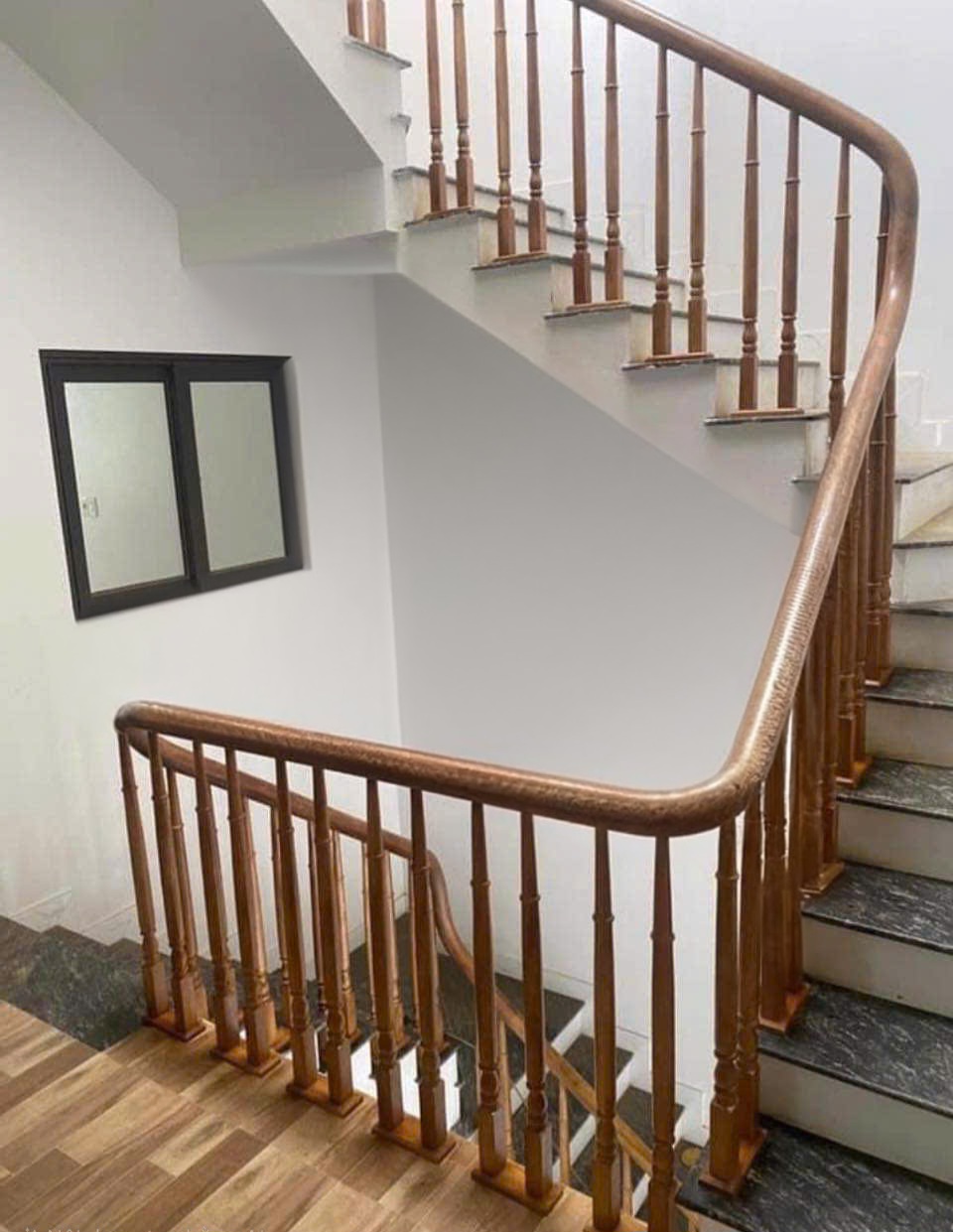 Tôi cho thuê nhà mới, căn góc, 96m2_ 5T; vỉa hè, Hoàng Quốc Việt-32 Tr