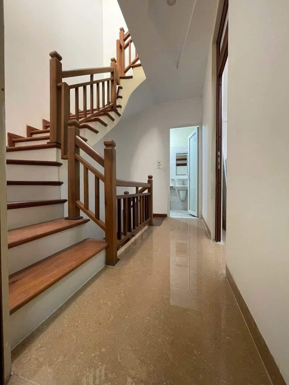 Tôi cho thuê nhà mới, hai mặt tiền, Phương Liệt, 106m2x 4T vỉa hè 29 Tr