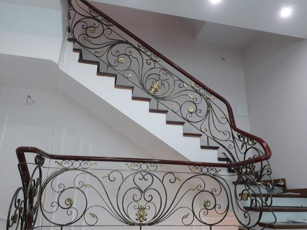 Tôi cho thuê nhà hai cửa đi, mới, 106m2_ 4T; vỉa hè, Trúc Bạch-34 Tr