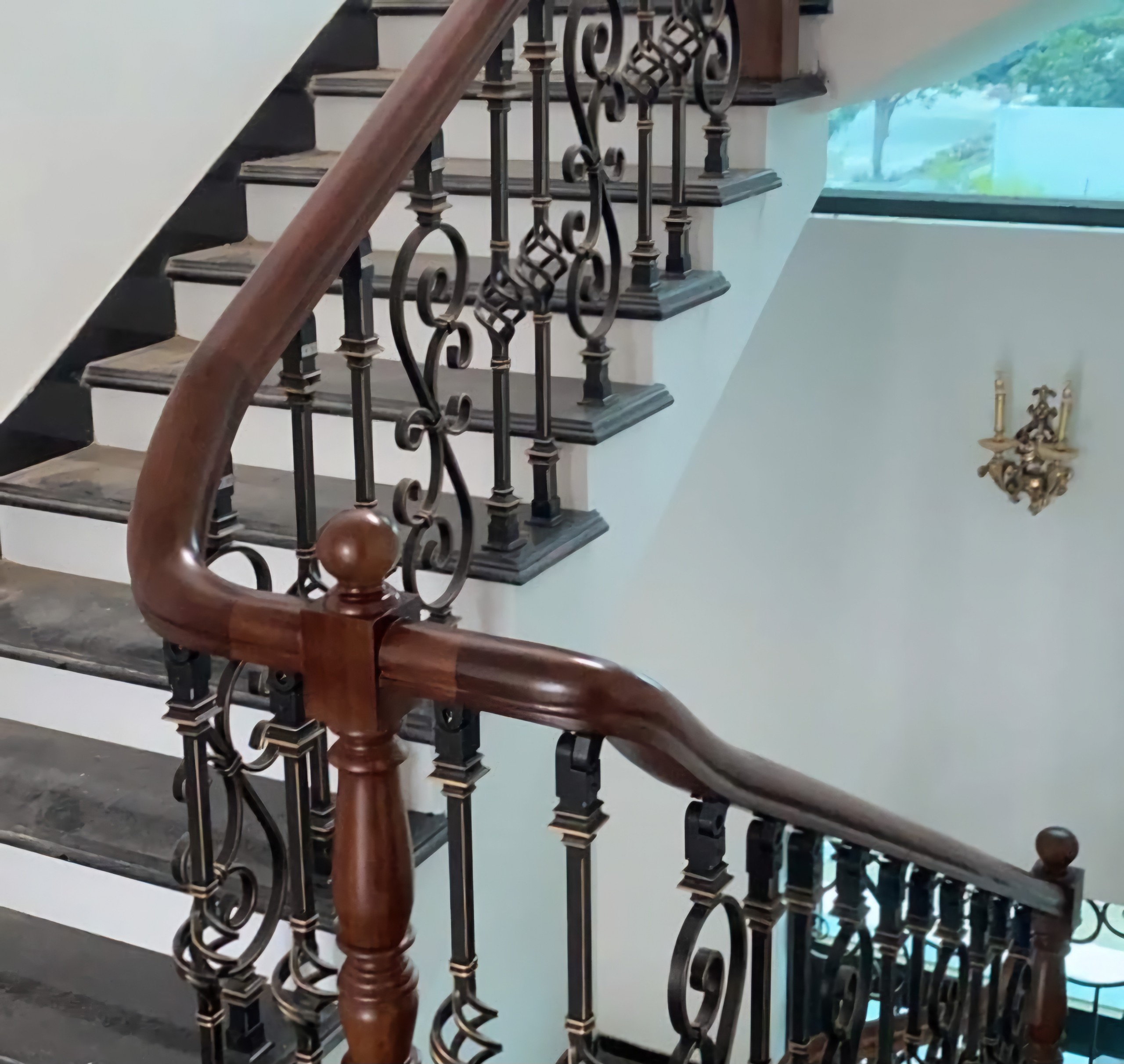 Cho thuê Nhà KD, VP, Nhà Hàng, thang máy, 117m2- 5T, Đào Tấn_46 Tr