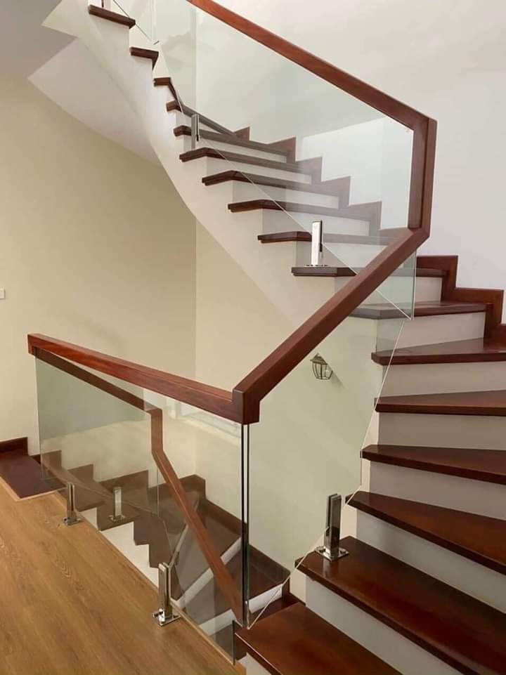 Mình Cho thuê nhà mới, căn góc, Tôn Đức Thắng; vỉa hè 109m2* 5T- 30 Tr