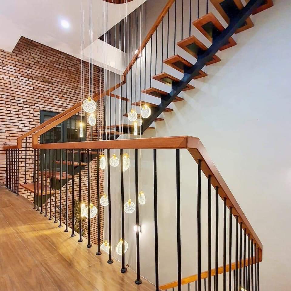 Mình cho thuê nhà mới, hai đường đi, Thái Hà; vỉa hè 94m2* 5T- 31 Tr