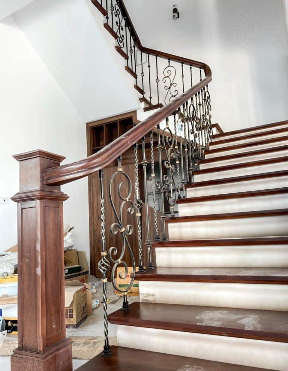 Mình cho thuê nhà mới, căn góc, Tôn Đức Thắng; vỉa hè 107m2* 5T- 30 Tr