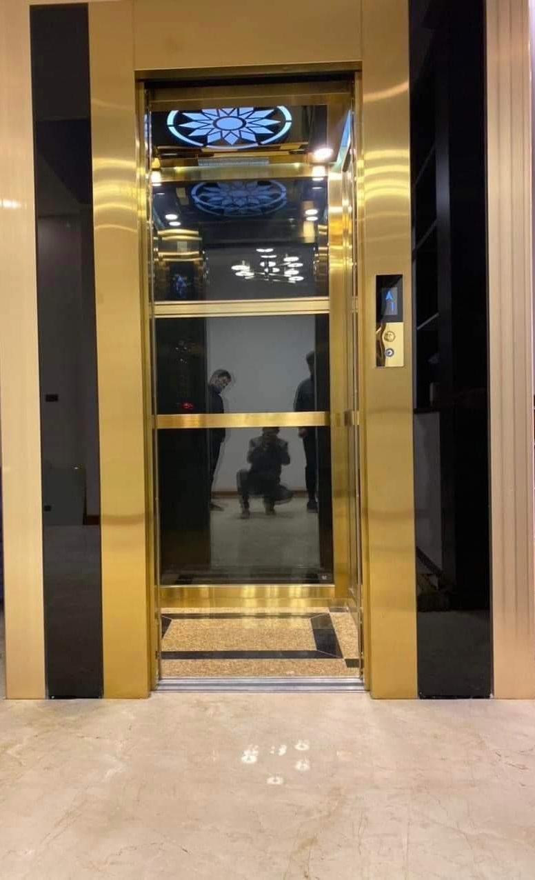 Cho thuê Nhà VP, Nhà Hàng, KD, vỉa hè, 100m2- 4T, Giảng Võ_31 Tr