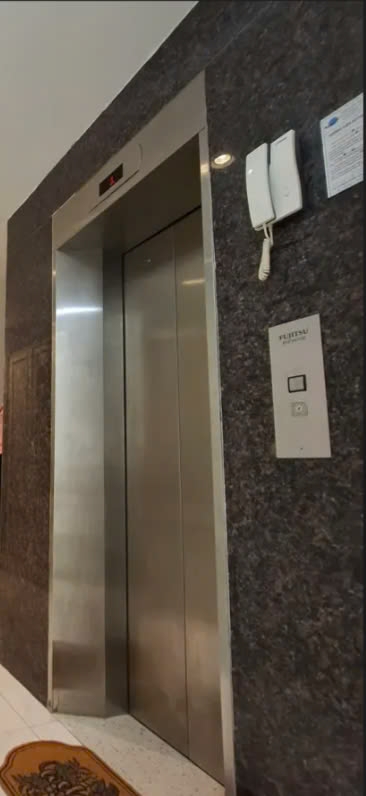 Mình cho thuê nhà hai cửa đi, mới, Trúc Bạch; vỉa hè 102m2* 4T- 30 Tr