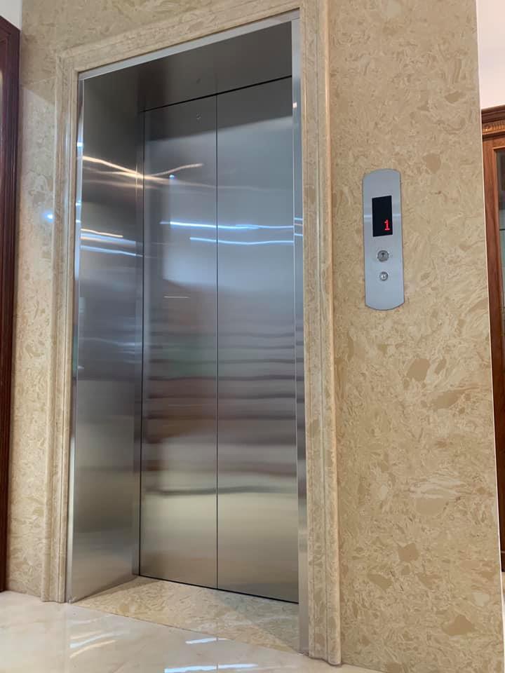 Tôi cho thuê Nhà đẹp, Thái Thịnh, thang máy; vỉa hè 107m2* 4T- 32 Tr