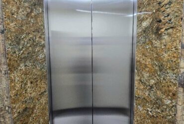 Tôi cho thuê nhà hai cửa đi, mới, Hoàng Cầu, 100m2x 4T vỉa hè 30 Tr