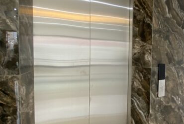 Cho thuê nhà mới, căn góc, thang máy, 95m2_ 5T; vỉa hè, Đào Tấn-32 Tr