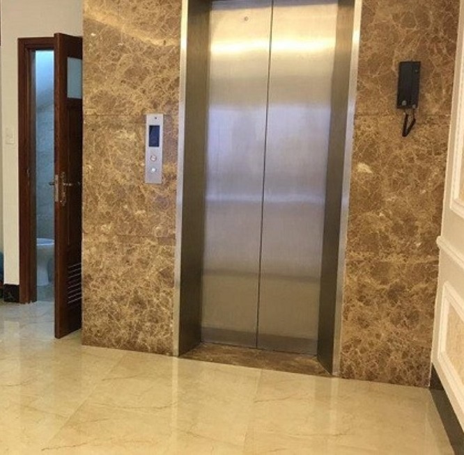 Tôi cho thuê nhà hai cửa đi, mới, Trúc Bạch; vỉa hè 102m2* 4T- 29 Tr