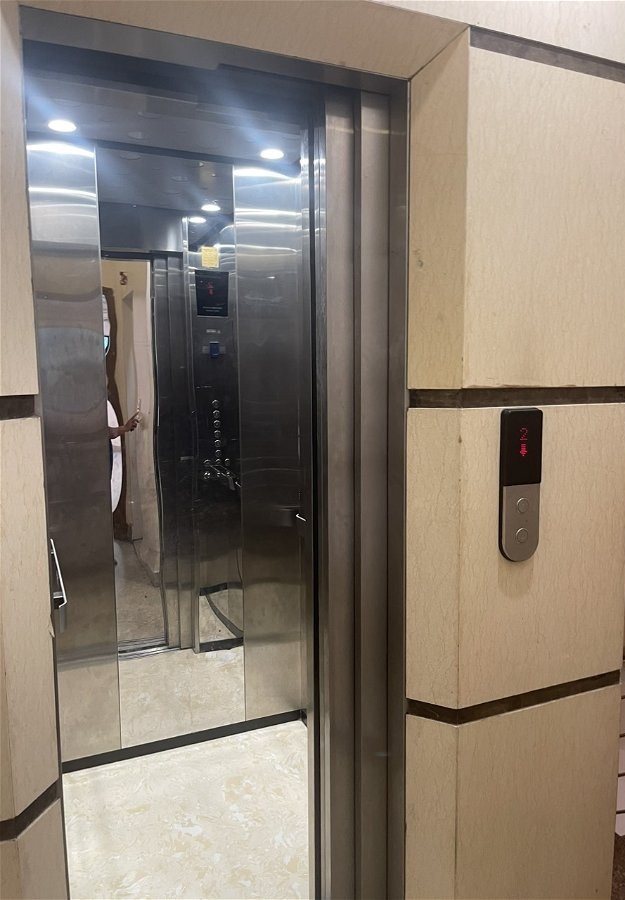 Tôi cho thuê Nhà hàng, VP, KD, 98m2_ 4T; vỉa hè, Hoàng Quốc Việt-31 Tr