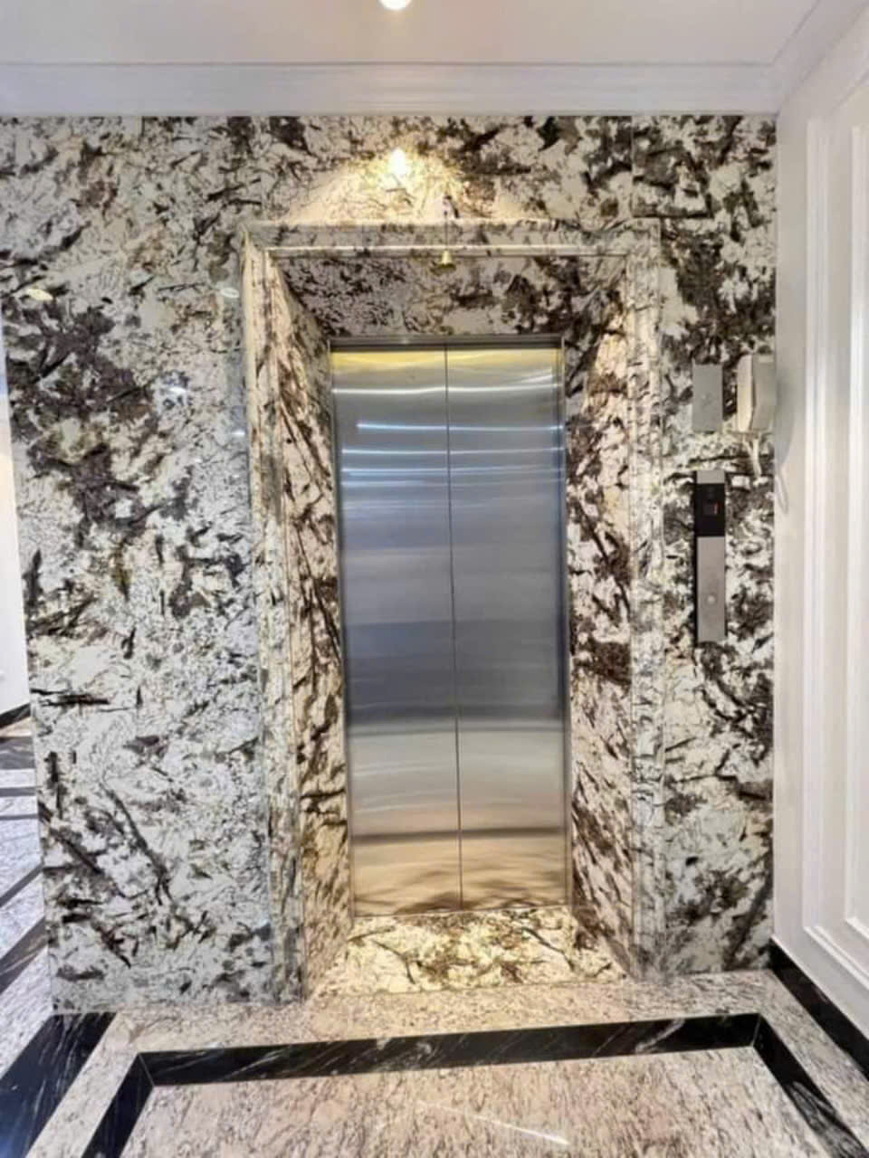 Tôi cho thuê nhà mới, hai mặt tiền, Phương Liệt, 106m2x 4T vỉa hè 29 Tr