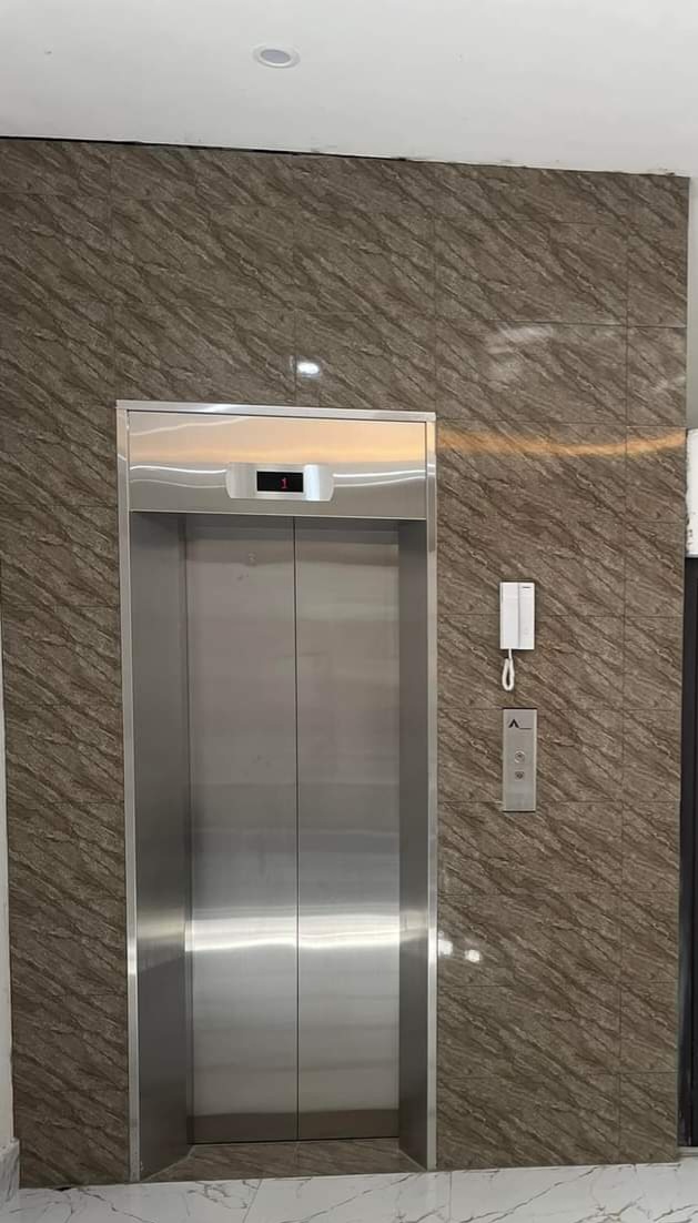 Nhà mình cho thuê Nhà KD, VP, Nhà Hàng, 103m2_ 5T;, Lạc Trung-32 Tr