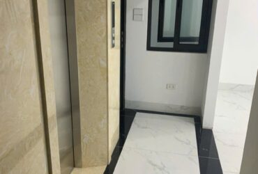 Cho thuê nhà mới , thang máy,vỉa hè, 121m2- 4T, Hoàng Quốc Việt_43 Tr