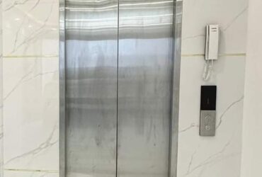 Nhà mình cho thuê Nhà KD, VP, Nhà Hàng, Đội Cấn; vỉa hè 99m2* 4T- 31 Tr