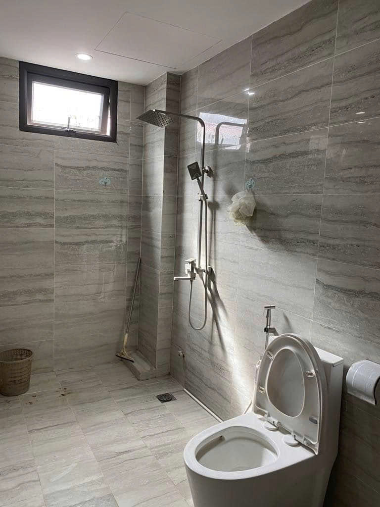 Nhà tôi cho thuê nhà mới, hai cửa đi, Bách Khoa, 101m2x 5T vỉa hè 30 Tr