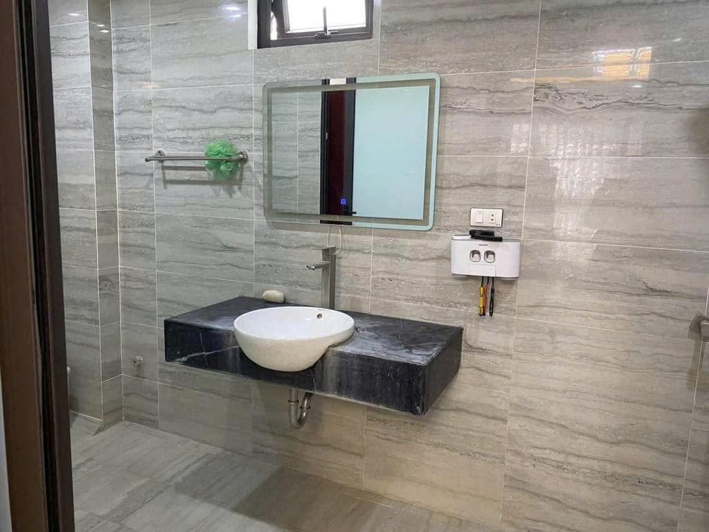 Nhà tôi cho thuê nhà hai cửa đi, mới ,vỉa hè, 116m2- 4T, Đào Tấn_45 Tr