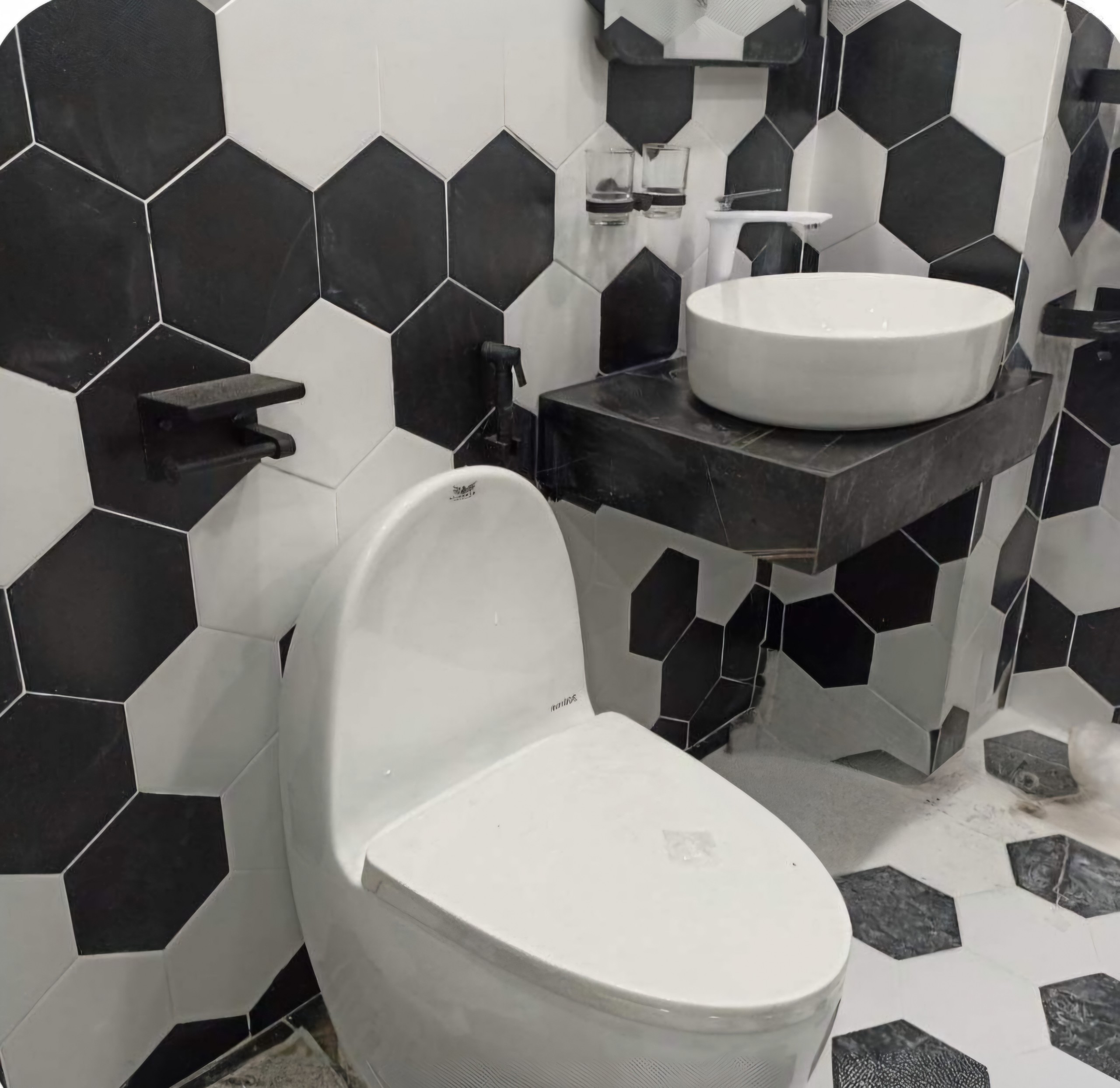 Mình cho thuê nhà mới, căn góc, 111m2_ 5T; vỉa hè, Tôn Đức Thắng-35 Tr