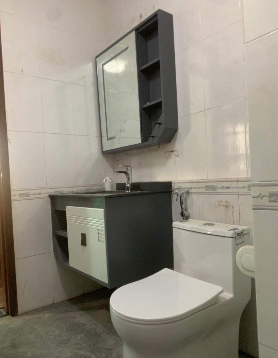 Tôi chủ nhà cho thuê nhà lô góc, mới, Giảng Võ; vỉa hè 99m2* 5T- 34 Tr