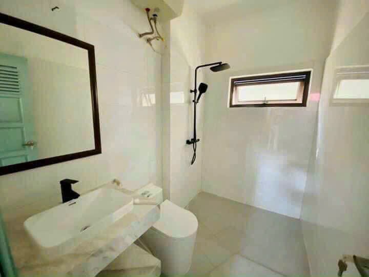 Chính chủ cho thuê nhà mới, lô góc ,vỉa hè, 95m2- 4T, Chùa Láng_30 Tr