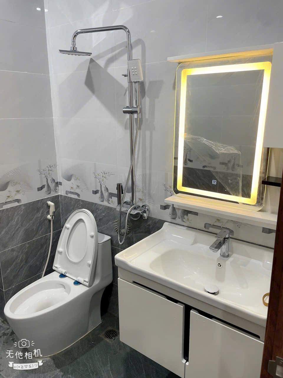 Cho thuê Nhà VP, Nhà Hàng, KD, Lương Đình Của, 109m2x 4T vỉa hè 30 Tr