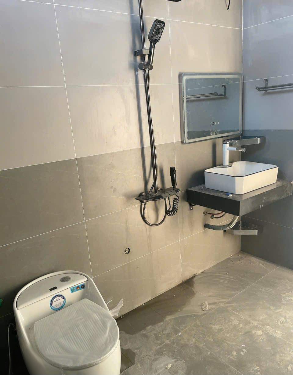 Nhà tôi cho thuê Nhà VP, Nhà Hàng, KD, Thái Thịnh; 107m2* 5T- 32 Tr