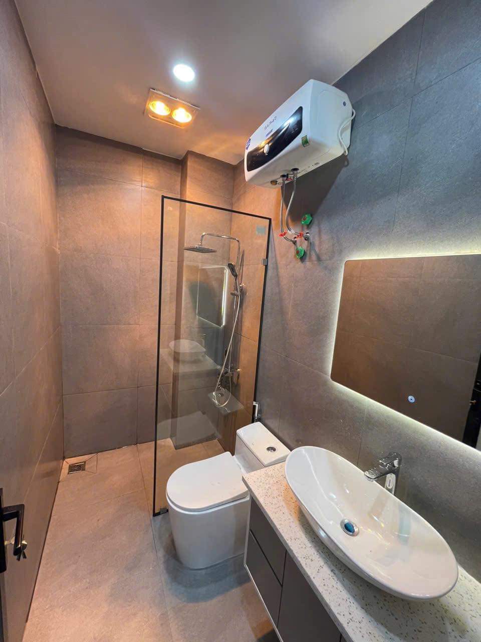 Tôi chủ nhà cho thuê Nhà VP, Nhà Hàng, KD, 97m2_ 4T;, Đào Tấn-31 Tr