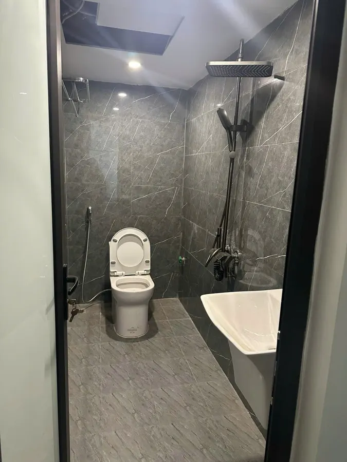 Bán Nhà Hoàng Hoa Thám 44m2. 3 tầng. mặt tiền 4. giá 7.95 tỷ Ba Đình Hà Nội