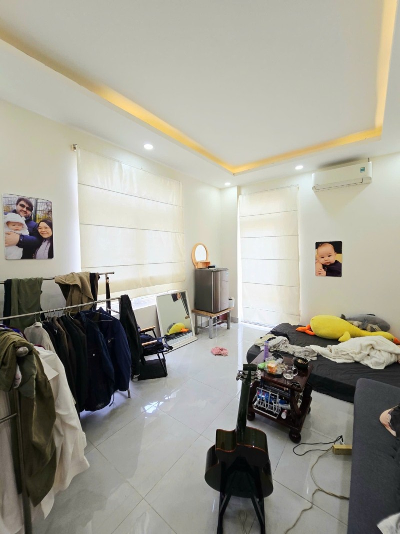 Bán nhà 3 tầng Nguyễn Duy Trinh, P Bình Trưng, TP HCM, DT  83m2, 3PN, SH, giá 6.6 tỷ.