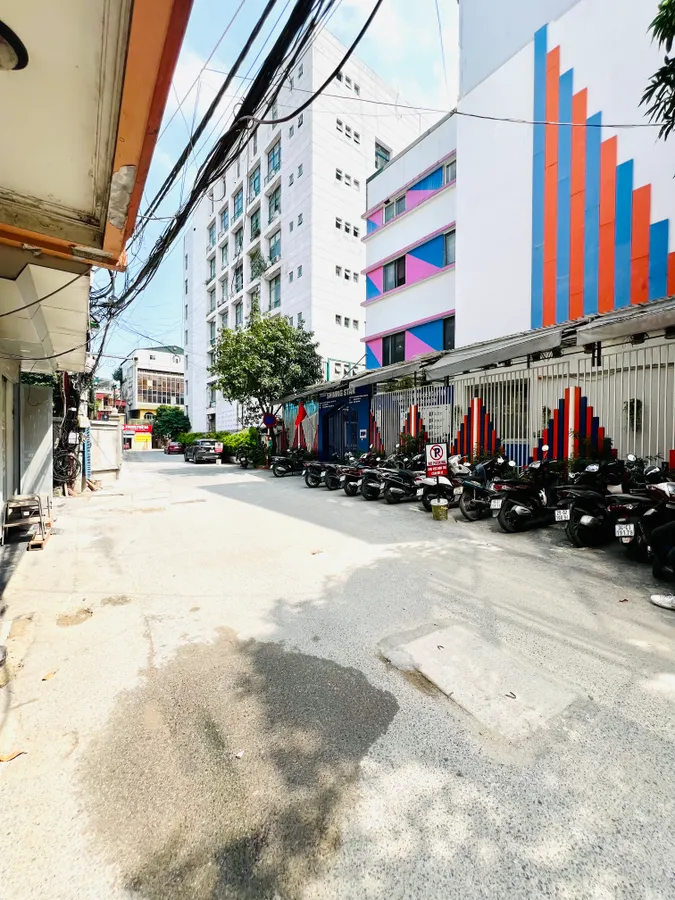 Bán Nhà Vũ Ngọc Phan 18m2. 5 tầng. mặt tiền 3.4m. giá 4.8 tỷ Đống Đa Hà