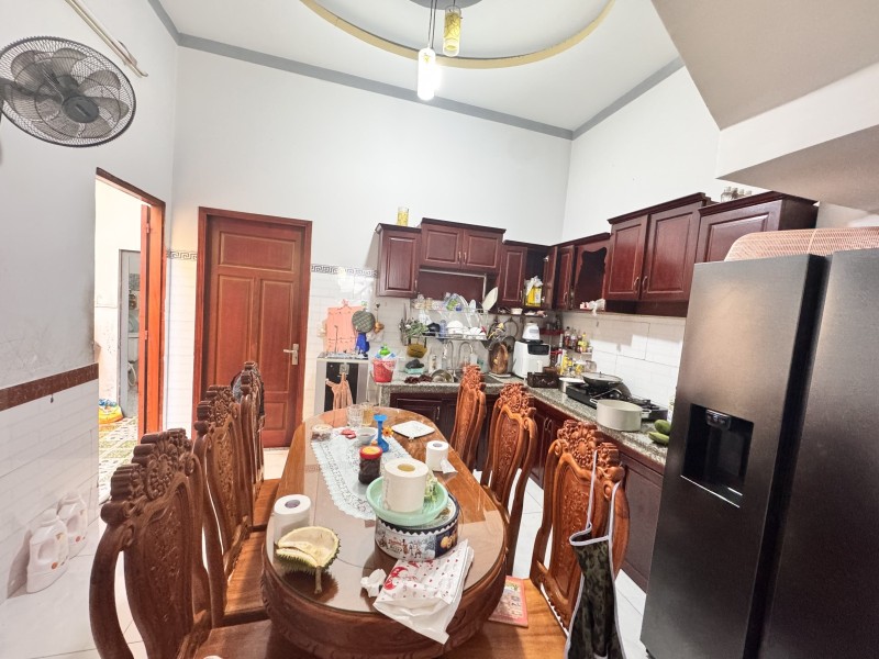 Bán nhà 2 Tầng Dĩ An,SHR đường xe hơi,gần Nhà Thi Đấu Dĩ An,giá đầu tư