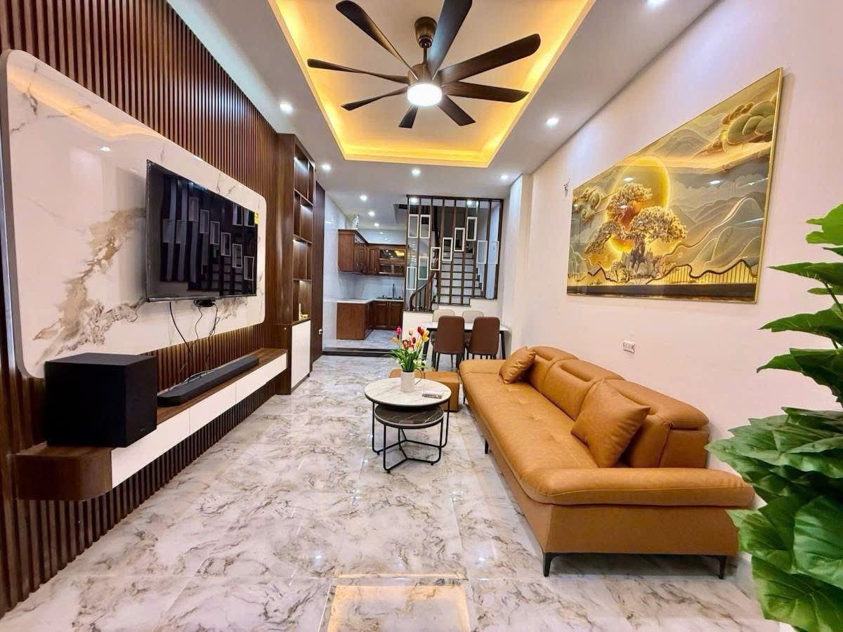 Bán Nhà Trần Khát Chân 31/36m2. 5 tầng. mặt tiền 3.5m giá 8.9 Tỷ Hai Bà Trưng Hà Nội