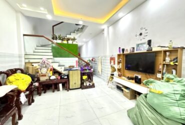 Bán nhà đường Số 11, Linh Xuân, TP HCM.  DT 75m2, 2 tầng, 3PN, SH. Giá 5.5 tỷ.