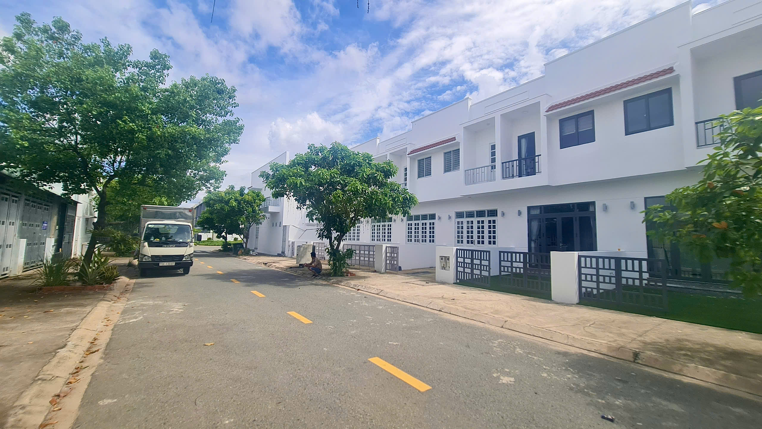 Nhà phố KCN Phước Đông SỔ SẴN SANG TÊN NGAY  Vy KAH