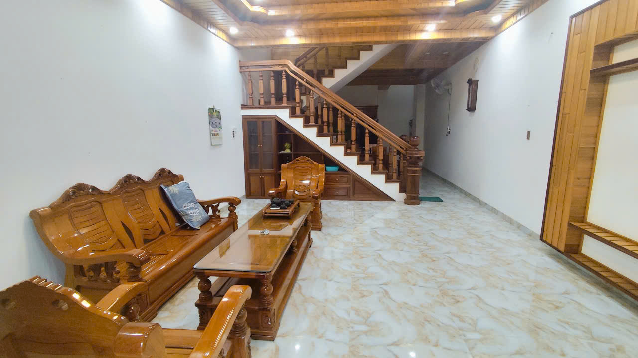 🏡Bán nhà 3 tầng , nội thất gỗ 90% đẹp gần KDT Vính Điềm Trung- chỉ cần xách Vali vào ở luôn 🏡