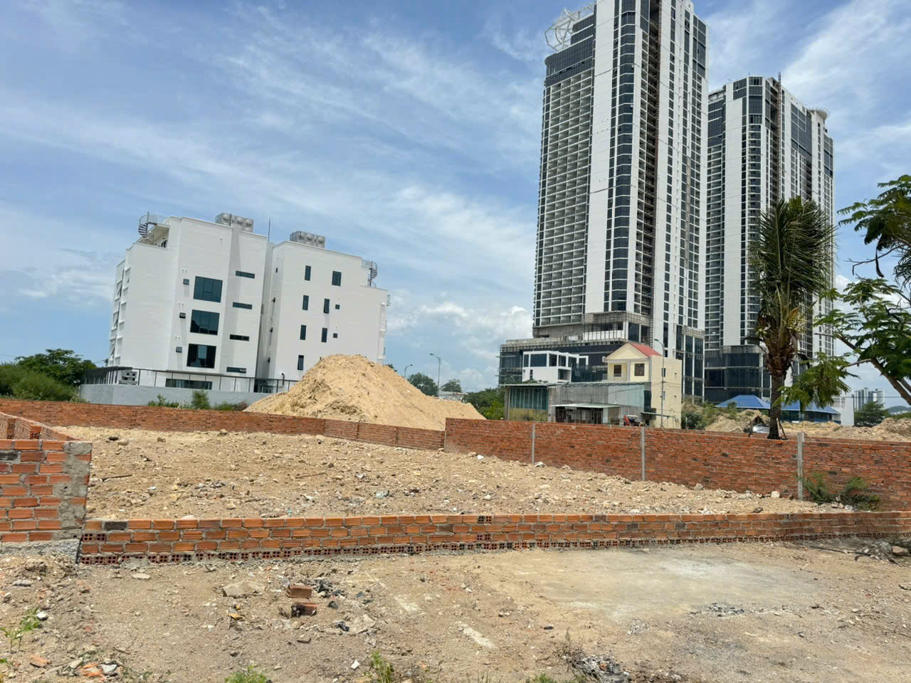 Bán Đất Biệt Thự Mặt Tiền Đường Huỳnh Văn Nghệ – Vĩnh Hoà – Bắc Nha Trang.