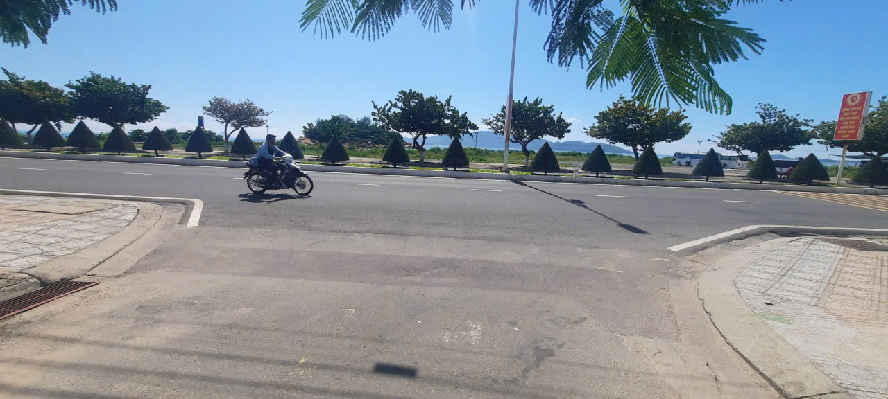 Đất hòn đỏ ven biển nha trang – cách biển 30m, gần hòn chồng, giá đầu tư 5,95 tỷ