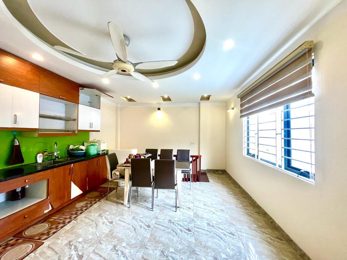 Nhà Phân lô Hoàng Văn Thái-Ngõ thông, Kinh doanh-Ôtô tránh- Dân xây- 60m, 5 tầng. 18,5 tỷ