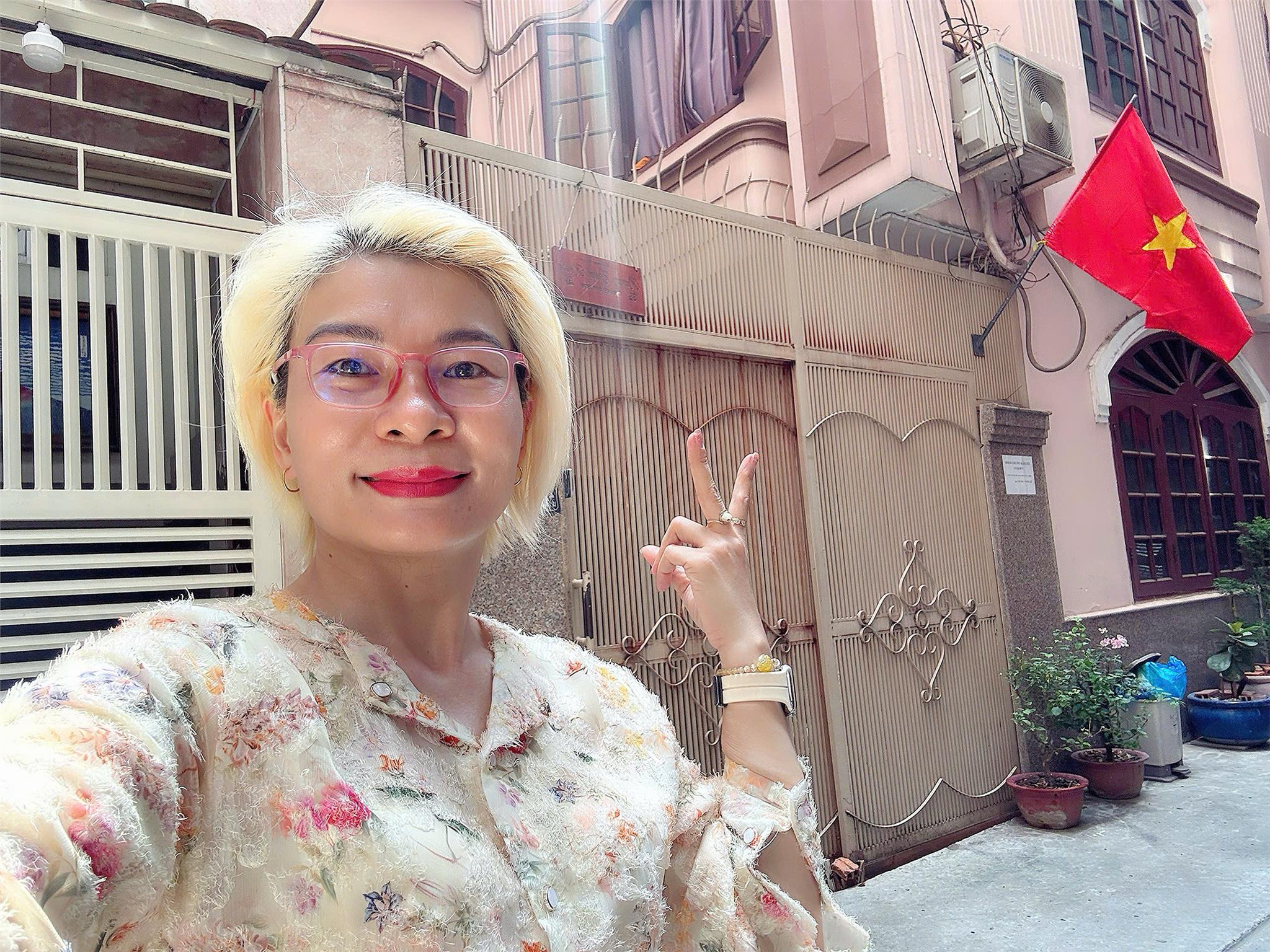 BÁN CHDV 6 TẦNG – NGANG LỚN 8M * 10M – ĐƯỜNG LÊ THÁNH TÔN, BÊN NGHÉ, QUẬN 1